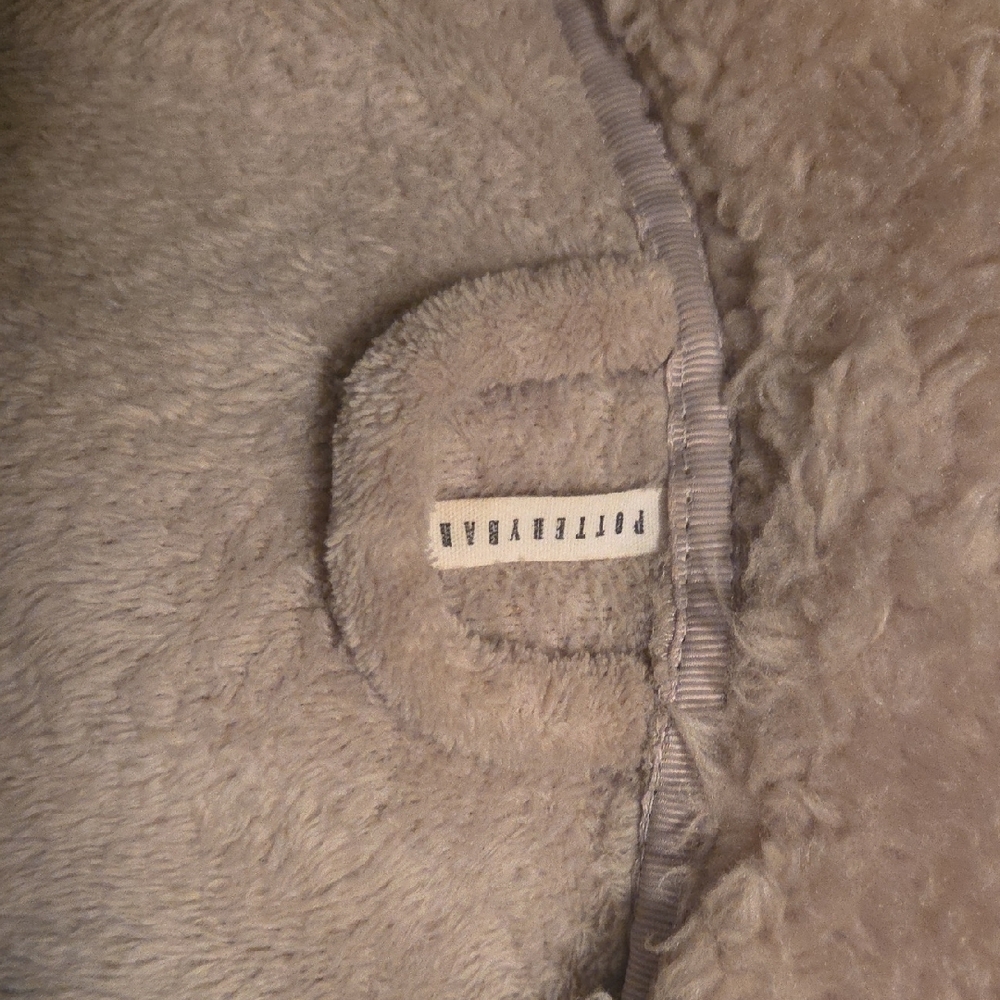 Beautiful Pottery Barn Cream Hooded Robe - Picture 3 of 3
